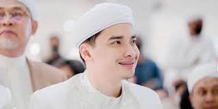 Oki menyebutkan ayah dan ibunya tinggal bersama adik bungsunya, ria ricis takdir allah di rumah itu semalam hanya ada ibu saya dan mbak penjaga rumah, katanya. Cn Zojmedeylrm