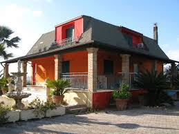 Proponiamo in vendita magazzino di 50 mq circa, ad uso deposito / box auto / garage. Case In Vendita A Canicatt Ag