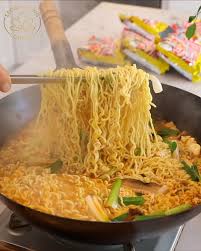 How To Cook Korean Ramen Hack Recipe Video Seonkyoung Longest Video Recipe Video In 2020 Diy Food Recipes Easy Asian Recipes Food Videos