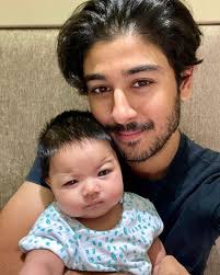Beliau sekarang sedang aktif bergiat seni di malaysia. Harris Baba Dan Isteri Who Is Harris Baba Dating Now Girlfriends Biography 2021 Discover The Real Story Facts And Details Of Harris Baba Hupgizh