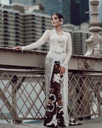 By danika klocko april 28, 2021 post a comment 60 Model Kebaya Kartini Modern Brokat Hijab Terbaru 2020
