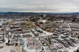 A suburb of oslo, it is part of the oslo urban area and the traditional reg. Nyheter Korona Lorenskog Lege Sendte Feil Pasientliste 24 Fikk Vaksine For Deres Tur