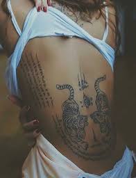 Tattoo Small Flower Hip Tattooartist Tattooart Tattooedgirls Kalca Dovmeleri Inspiration Tattoos Eslesen Dovmeler