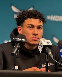 Ball up top! • Hoops Szn and Craft Expansion 🏀 • Outfit: @jluxlabel