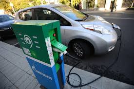 В Москве к 2023 году создадут сеть из 600 зарядных станций для  электромобилей - Российская газета