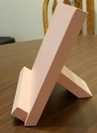 Quick And Simple Tablet Stand From Scrap Wood For My Daughter Ideias Estantes Artesanato Em Madeira Projetos De Carpintaria Simples