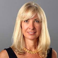 Lorena Warner's Instagram, Twitter & Facebook