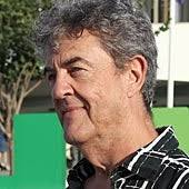 Los 50 años del Macarena: un radiofísico pianista, una enfermera analógica  y un enfermero de Urgencias al que sisean los pacientes