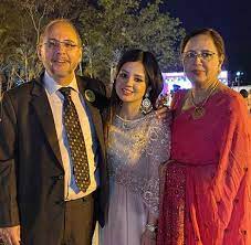 Sakshi dhoni aka sakshi singh rawat (born 19 november 1988) is famous for being the wife of the famous indian ex captain cricketer mahendra sakshi dhoni is well regarded as the better half of mahendra singh dhoni, former indian cricket team captain. Sakshi Dhoni Height Weight Age Ms Dhoni S Wife Biography