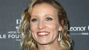 Découvrez toutes les informations sur le film une fille dans la montagne, les vidéos et les dernières actualités. Alexandra Lamy Devoile Son Corps En Bikini A La Fin D Une Longue Randonnee Voici