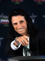 Alice Cooper to be Fiesta Bowl grand marshal decades after Mardi Gras