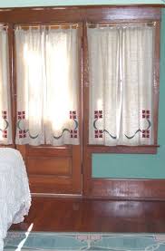 You may be tempted to hang curtain rods low so that the trim remains visible, but this often leads to your windows. Arts And Crafts Style Curtains Arts And Crafts Furniture Craftsman Style Textiles Craftsman Curtains