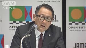 自動車業界トップも終身雇用の継続は難しいとの認識です 日本自動車工業会 豊田章男会長 なかなか終身雇用を守っていくというのは難しい局面に入ってきたのではないかと トヨタの豊田社長は業界団体のトップとして 終身雇用について 雇用を続けている企業に