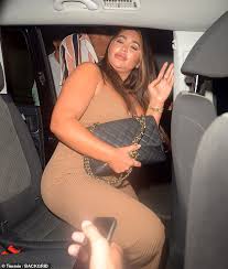 The article in question concerns the only way is essex star lauren goodger, who managed to use her motor skills to walk around a puddle the. Lauren Goodger Appears Worse For Wear And Shows Off Curves On Night Out Daily Mail Online