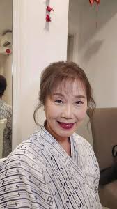 No filter or edits, but I really have no idea why it's flickering so bad  T.T. Anyway, a natural makeup with lowbun for a beautiful mama!!! , Thank  you again @aesta_makeup!!, #makeupartistsingapore ...