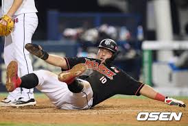 아무튼 황재균 선수의 이야기를 해보자면 황재균 선수의 별명중 가장 자극적인 것은 바로 섹스머신. ì ì‹œíƒ€ í­í' ì£¼ë£¨ í˜¸ìˆ˜ë¹„ Kt ë¬´ìŠ¹ë¶€ ì§€ìš´ í™©ìž¬ê·  ì›ë§¨ì‡¼ í•„ë¼í•œì¸ ë‰´ìŠ¤ ì •ë³´ ì„¼í„° Phila Hanin Korean News Center