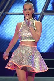 Katy perry riding atop a mechanical lion while performing roar during the halftime show at the super bowl on sunday.credit.chang w. Katy Perry Auftritt Beim Super Bowl 2015 Gala De