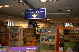 Bewegwijzering In Babel Bibliotheek Hoorn Bibliotheek Bewegwijzering Reggio Emilia
