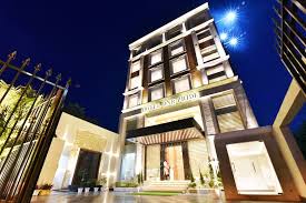 Hotel Dnr Pride Promises An Authentic Experience And Its Staff Have One Motto To Live Up To The Promise The Hotel S Unique Personal Hotel S Hotel House Styles