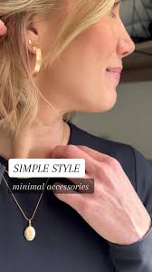 Minimal Meets Bold My @SARAH BRIGGS collection keeps growing and my gosh  how good does it look in the new closet?!🤩My goal is to create a minimal  style but never loose my boldness with it and SB ...