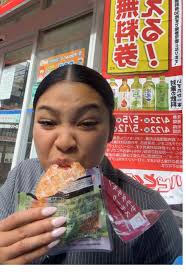 Celine Sor 🇰🇭 (@ceeenim)