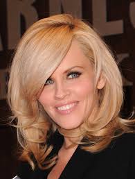 In a side karen, all the hair is brushed over to the side and secured with a little gel. Haircuts To Avoid So You Don T Look Like A Karen It S Rosy