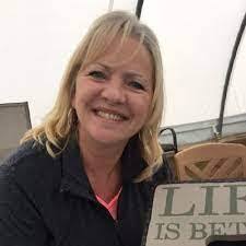 Sherry Mcdonald's Instagram, Twitter & Facebook