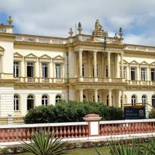 O palácio da justiça é um palácio localizado em braavos. Smart Travel Travel Guide Application