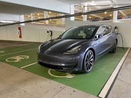 Great car, ridiculous claimed range. Tesla Model 3 Maintenance Warranty And Battery Replacement Costs