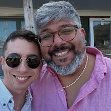 Did you know that I wrote a cookbook with my pal Sandy for RuneScape? And  that it's official? Like, officially official? Calling all aspiring  Culinaromancers! If you wanna make everything from stuffed