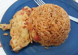 Top the egg with 1/3 cup water and a splash of distilled white vinegar. Recipe Delicious Jollof Rice And Fried Egg