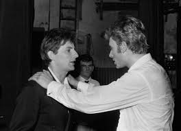 Parcourez 533 photos et images disponibles de french hugues aufray, ou lancez une nouvelle recherche pour explorer plus de photos et images. Hugues Aufray A Propos De La Blague De Johnny Hallyday Sur Lui