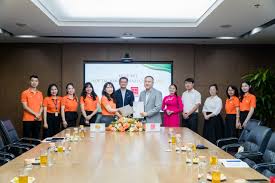 E-commerce platform VioStore signed strategic partnership agreements with  Canifa and Hong Ha - FPT IS - EN