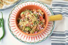 Step By Step Matar Kulcha Recipe How To Make Famous Delhi Chaat Matar Kulcha Wheat Kulcha Recipe Also Referred To As Matra Ki Recipes Kulcha Recipe Chaat