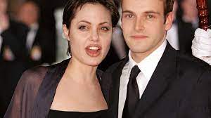 Angelina jolie spent 3 hours at jonny lee miller's house. Angelina Jolie Reportedly Back In Touch With Ex Husband Jonny Lee Miller Nz Herald