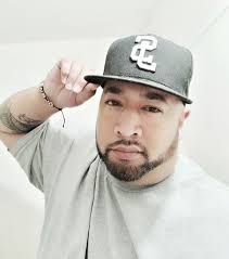 Thick-banded macunas, over 1-1/2 inches across