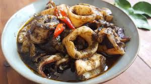 Mengulek sambal ini tak perlu terlalu halus, asal bahan hancur dan garam tercampur rata. Resepi Sotong Masak Hitam Indonesia Pawtaste Com