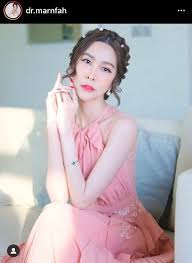 'ไฮโซม่านฟ้า' ปัดข่าวโยง ไฮโซหลอกขายกระเป๋าปลอม วอน 'จ๊ะ นงผณี' ออกมาเคลียร์ให้กระจ่าง แจง เจ้าไม่ได้มีส่วนเกี่ยวข้องใด ๆ ทั้งสิ้น. Uzebc0x1zad7mm