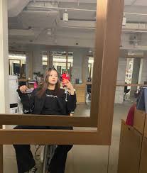 10 Potret Elegan Lia Itzy Saat Pamer Mirror Selfie So i'd definitely say lia, since although she isn't a natural dancer she still manages to pull off. 10 potret elegan lia itzy saat pamer