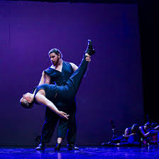 Ángela y Santi 💋💪 Un poquito de lo que fueron estos personajes en la  hermosa muestra de @gentango23 CÓDIGO DE ERROR 523 🪗📱 Gracias @pablo_aka  por ser el mejor Santi ✨🔥 Mil