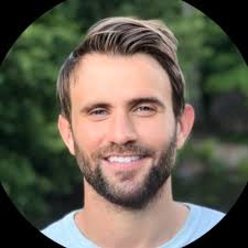 How Coach Simple uses AI to create digital products