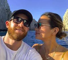 20 cặp đôi Celeb nghiêm túc, những người thực sự thậm chí không sống cùng  nhau