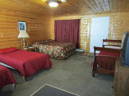 We offer breakfast, lunch and dinner. Maclaren River Lodge