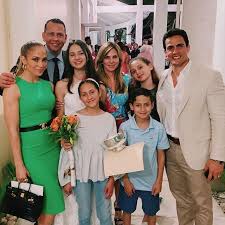 Jennifer lopez has two kids with ex husband marc anthony, twins maximillian and emme, while her fiancé alex rodriguez has two daughters, ella and natasha. How Many Kids Do Jennifer Lopez And Alex Rodriguez Have Popsugar Family