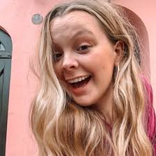 caroline (@carolinewfuller)