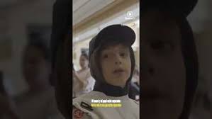 menino argentino que se chama Neymar encontra seu ídolo em hotel