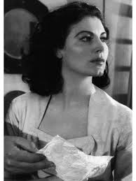 I'm watching this 1943 movie now @ TCM, Is that Ava Gardner as a hat check  girl??