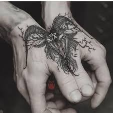 La Imagen Puede Contener 1 Persona Primer Plano Hand Tattoos Satanic Tattoos Body Art Tattoos