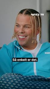 Her faller Kevin Lauren på scenen