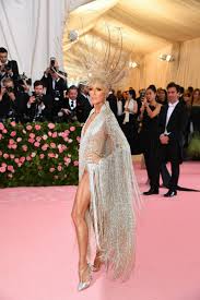 Letras de músicas de céline dion como 'my heart will go on', 'because you loved me', 'all by myself', 'a new day has come', 'beauty and the beast (with peabo bryson)', 'immortality (feat. Celine Dion Age Singer 51 Says She Is At Her Pinnacle Now